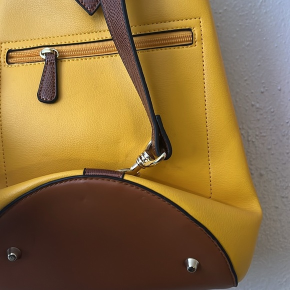 Pretty yellow Jacques Esterel bag. Never used, new, simple and beautiful. - Picture 5 of 6